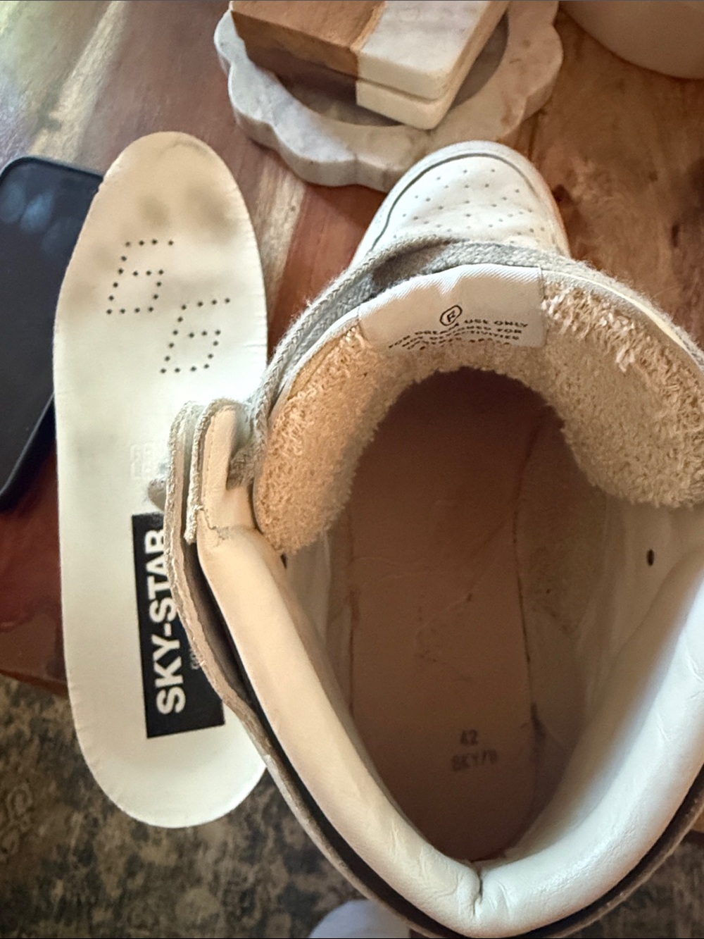 Golden Goose White Sneakers with Black Star - Picture 7 of 8